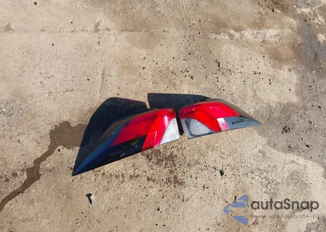 2019 Toyota Rav4 Xle Premium из США, поврежденный, VIN 2T3A1RFVXKC026386